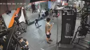 Jovem quebra os dois joelhos após falha em equipamento de academia no Distrito Federal