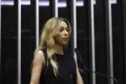 Juiz rejeita ação contra Erika Hilton e vê 'perseguição política' em processo de ONG