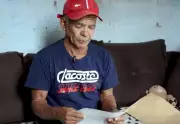 Lavrador vive 10 anos como 'morto' oficial após erro em registro e incêndio