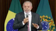 Lula critica Flávio Bolsonaro e Caiado por alinhamento com EUA e risco de venda do Brasil