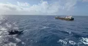 Marinha do Brasil resgata navio africano à deriva há dois meses no Atlântico