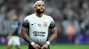 Memphis Depay rebate críticas e reafirma compromisso com o Corinthians