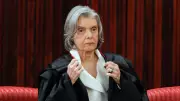 Ministra Cármen Lúcia defega atuação do STF e admite tensão interna na corte