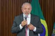 Ministros do STF reagem com indignação a críticas de Lula sobre Moraes e Vorcaro
