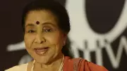 Morre aos 91 anos Asha Bhosle, lendária voz de Bollywood e ícone da música indiana