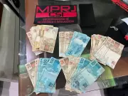 MPRJ prende três PMs suspeitos de desviar drogas e armas para facções no Rio