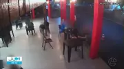 Mulher é assassinada a tiros dentro de bar em Tucumã, no Pará; suspeito foge
