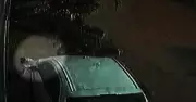 Mulher é resgatada de correnteza após temporal em Barra Mansa, RJ