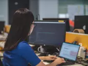 Mulheres ganham 21,3% menos que homens no setor privado, aponta relatório
