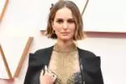 Natalie Portman anuncia terceira gravidez, a primeira com produtor francês Tanguy Destable