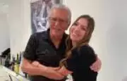 Neta de Carlos Alberto de Nóbrega celebra remissão de câncer de mama após tratamento intenso