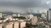 Nuvem gigante se aproxima de Porto Alegre com previsão de chuva intensa e ventos fortes