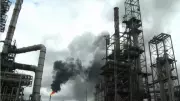 Opep+ decide elevar produção de petróleo em meio a tensões no Estreito de Ormuz