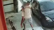 Pai abraça filha após atropelamento fatal em Diadema; motorista bêbado preso