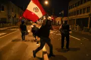 Peru encerra campanha eleitoral polarizada com Fujimori na liderança e discursos radicais