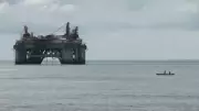 Petróleo sobe 5% com tensões entre EUA e Irã e incertezas no Oriente Médio