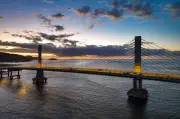 Ponte de Guaratuba será inaugurada em abril com show de luzes e drones
