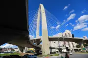 Ponte Estaiada em São José dos Campos tem pista superior interditada para manutenção