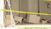 Prédio de quatro andares afunda 30 centímetros em terreno de Itajaí, Santa Catarina
