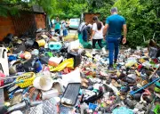 Prefeitura de Santa Bárbara d'Oeste retira seis toneladas de materiais acumulados em casa de idoso