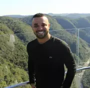 Presidente da Câmara de Japeri é condenado por porte ilegal de arma e uso de documento falso