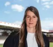 Primeira mulher técnica na Bundesliga enfrenta sexismo; clube alemão se posiciona