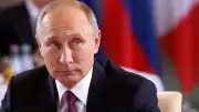 Putin promete paz e apoia Irã em meio a crise com EUA e bloqueio no Estreito de Hormuz