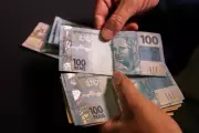 Quase metade dos brasileiros busca renda extra, aponta Datafolha