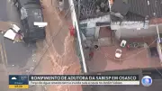 Rompimento de adutora em Osasco arrasta carro e inunda ruas no Jardim Veloso