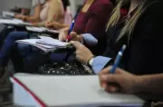 RS oferece 17 concursos públicos com salários de até R$ 20 mil e 374 vagas imediatas