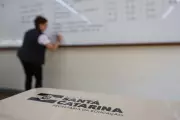 Santa Catarina abre concurso público com 10 mil vagas na educação e salários de até R$ 11,5 mil