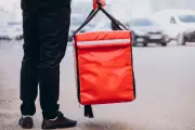 Senacon fiscaliza transparência de preços em apps de transporte e delivery