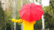 Sete formas simples de aproveitar os dias chuvosos do outono e melhorar o humor