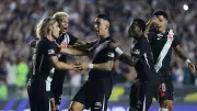 Spinelli brilha com dois gols e Vasco vence Paysandu na Copa do Brasil