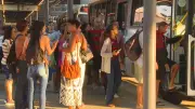 Superlotação e atrasos desafiam passageiros em novas linhas de ônibus no Rio de Janeiro