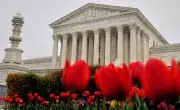 Suprema Corte dos EUA enfraquece lei de direitos de voto e favorece republicanos