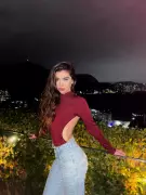 Suspeito de feminicídio é encontrado morto após empurrar namorada de prédio no Rio