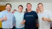 Tarcísio e Flávio Bolsonaro unem forças em agenda conjunta na Agrishow