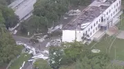 Tempestade no Rio destelha imóveis e derruba árvores, com alerta para novos temporais