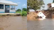Terras caídas ameaçam centro comunitário e casas em Oriximiná, no Pará