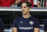 Torcedores do Fluminense criticam Zubeldía após derrota para o Flamengo no clássico