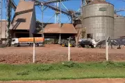 Trabalhador morre após ser engolfado em silo de soja no oeste do Paraná