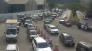 Travessia de balsa entre São Sebastião e Ilhabela tem fila de até 3h na véspera do feriado