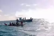 Três pescadores são resgatados após ficarem à deriva em alto-mar na Praia do Cupe, Ipojuca