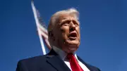 Trump ameaça tarifas de 50% sobre China se país armar Irã em conflito no Oriente Médio