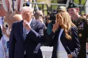 Trump ameaça tomar petróleo do Irã e rejeita cessar-fogo em evento de Páscoa