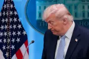 Trump anuncia cessar-fogo com Irã e preço do petróleo despenca no mercado internacional