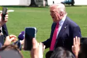 Trump anuncia entrada 'tranquila' dos EUA no Irã para recuperar urânio enriquecido