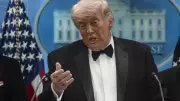 Trump comenta ataque em jantar da imprensa e chama atirador de 'lobo solitário'