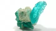Turmalina Paraíba: a pedra rara do sertão que brilha como neon e vale mais que diamante